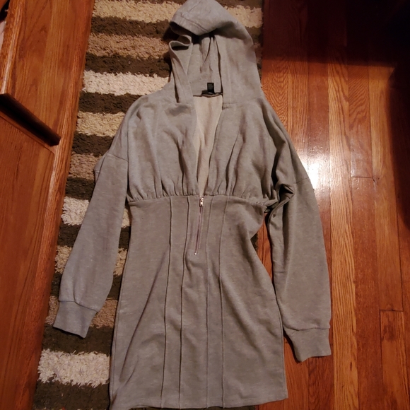 Two Long Sweatshirts - Picture 6 of 12